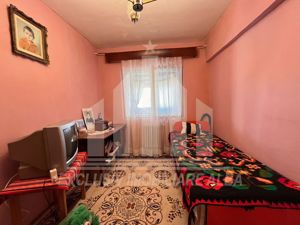 Apartamebt 3 camere zona Cetate -Mercur, etaj intermediar, decomandat - imagine 4