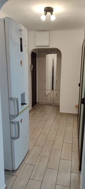 Se oferă spre închiriere apartament cu 2 camere, zona Tomis Nord - imagine 4