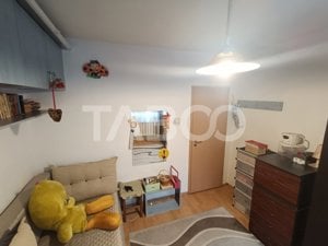 Apartament 3 camere 64mpu mobilat utilat balcon zona Cetate Alba Iulia - imagine 12