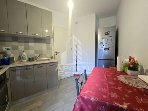 Apartament decomandat, cu 2 camere, etaj intermediar,  Aradului - imagine 5