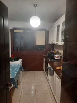 De vanzare apartament în micro 21 - imagine 7