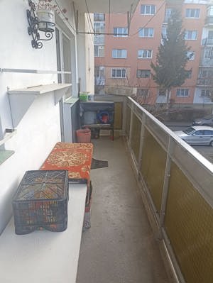 De vânzare apartament cu 4 camere în etajul 1  - imagine 5