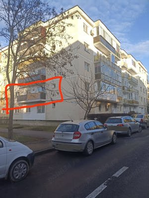 De vânzare apartament cu 4 camere în etajul 1  - imagine 2