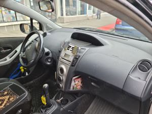 Vând TOYOTA YARIS TS + set 4 cauciucuri iarna cu jenti - imagine 4