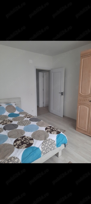 Inchiriez apartament 2 camere,mobilat și utilat complet,et 1.Zona micro 4. - imagine 2