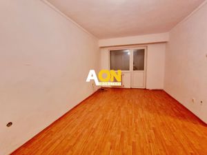 Apartament 2 camere, decomandat, etaj intermediar, Cetate - imagine 7