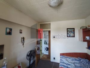 Vânzare apartament 4 camere semidecomandat Olteniței - Stadion - imagine 3