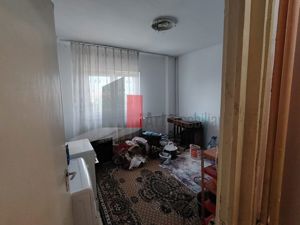 Vânzare apartament 4 camere semidecomandat Olteniței - Stadion - imagine 13