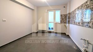 Apartament cu 3 camere decomandate, Cetate - imagine 3