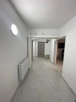 Apartament cu 4 camere transformat in 3 camere, zona Capat 1 - Primaverii, etaj 1 - imagine 5