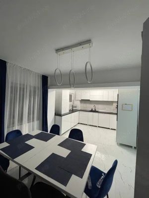 Apartament cu 4 camere transformat in 3 camere, zona Capat 1 - Primaverii, etaj 1 - imagine 2