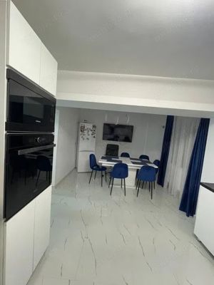 Apartament cu 4 camere transformat in 3 camere, zona Capat 1 - Primaverii, etaj 1 - imagine 3