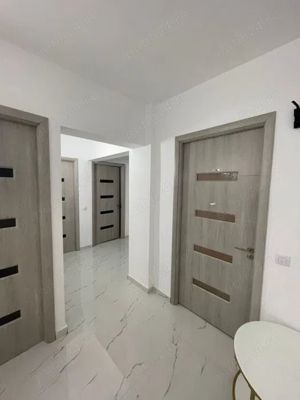 Apartament cu 4 camere transformat in 3 camere, zona Capat 1 - Primaverii, etaj 1 - imagine 6