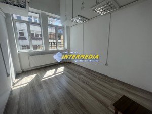 Spatiu de inchiriat in Centru zona Finante in suprafata de 25 mp finisat complet - imagine 2