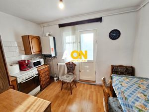 Apartament 3 camere, 2 bai, etaj 3, zona Liceului Sportiv - imagine 3