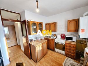 Apartament 3 camere, 2 bai, etaj 3, zona Liceului Sportiv - imagine 5