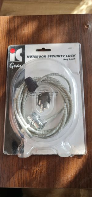 Cablu blocare laptop  cu cheie birou