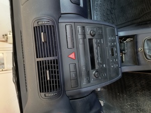 Audi A 4, fabricație 2002,  in garaj, foartr puțin utilizat, înmatriculat, fără ITP in 2025 - imagine 3