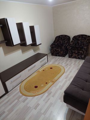 Apartament cu 2 camere, etaj intermediar - Micro 17 - imagine 2