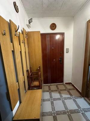 De vanzare apartament cu 3 camere - imagine 2