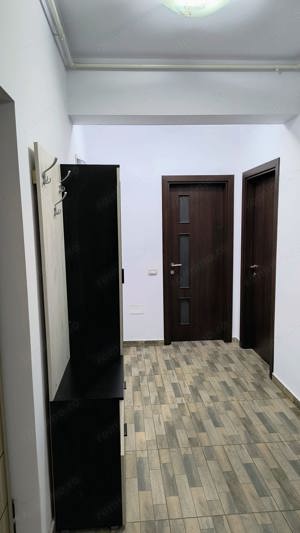 Ofer spre închiriere apartament două camere  - imagine 2