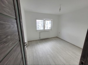 De vânzare apartament cu 2 camere decomandat, zona Bucovina  - imagine 2