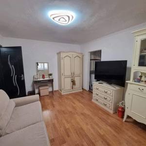 De inchiriat apartament cu 2 camere, 1300 lei luna - imagine 9