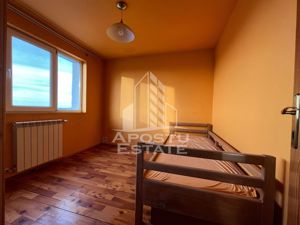 Apartament cu 3 camere, semidecomandat, etaj intermediar,zona Sagului - imagine 4