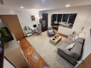 Proprietar - vând apartament cu 2 camere lângă Spitalul Județean