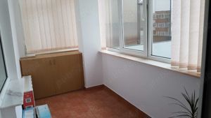 3 camere centru SFANTA VINERI  etaj 3din4 110000 - imagine 3