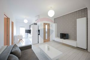 De vânzare apartament cu 3 camere, Zona Prima Shops