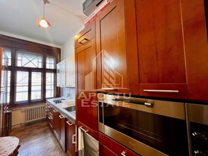 Apartament cu 3 camere, 2 bai, in zona 0 ultracentral - imagine 5