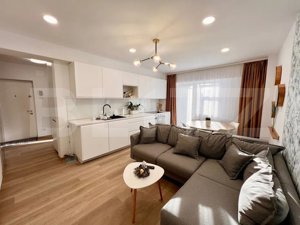  Apartament cu 3 camere, 60 mp, zona Calea Severinului