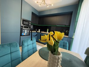 Eleganță și confort – Apartament de lux cu terasă generoasă - imagine 7