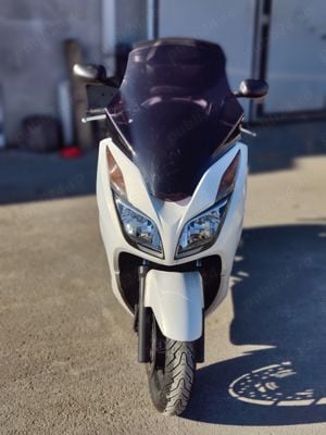 Scuter Honda Forza 300 din 2016 - imagine 4