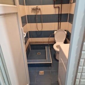 Închiriez apartament 