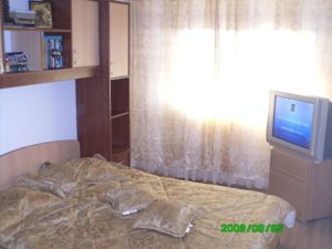 Vanzare - apartament cu 3 camere, decomandat, mobilat - zona Micro 20 - imagine 5