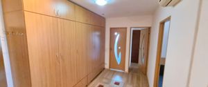 Vanzare - apartament cu 3 camere, decomandat, mobilat - zona Micro 20 - imagine 7