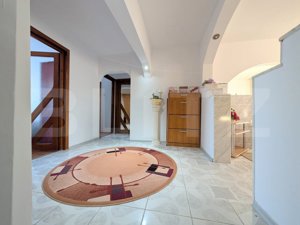 Apartament 3 camere, 2 bai, zona Milcov - imagine 2