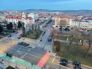 Inchiriez apartament  3 camere decomandate in Alba Iulia  zona ultra-centrala