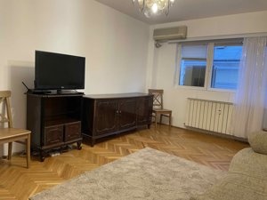 Apartament 3 camere langa Piata sf Vineri - imagine 2