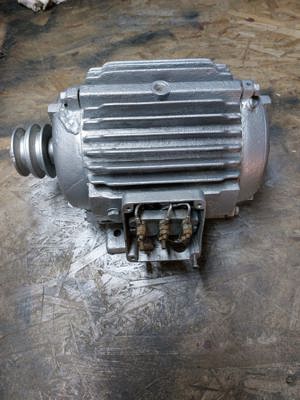 Motor  3kw trifazat cu fulie pentru circular