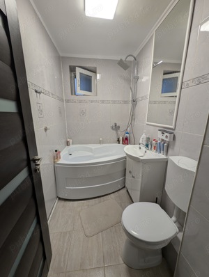 Apartament cu 2 camere, garaj bonus, 54 mp, mobilat, utilat, zonă bună - imagine 2