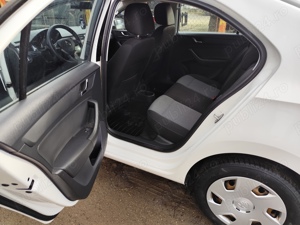 Vând Skoda Rapid 1.6 diesel 2014  - imagine 7