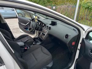 Peugeot 308 - imagine 4