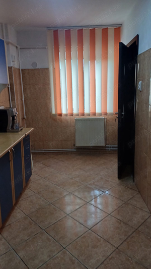 Ultracentral Campina - Apartament de inchiriat 90mp pentru Sediu Firma - imagine 2