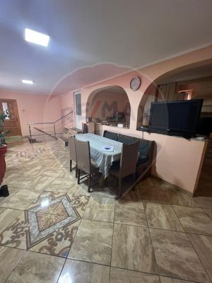 Casă / Vilă cu 6 camere de vânzare în zona Ultracentral - imagine 13