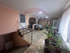 Casă / Vilă cu 6 camere de vânzare în zona Ultracentral - imagine 9