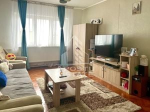 Apartament 2 camere, decomandat, zona Intim - Banu Maracine - imagine 2