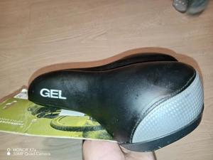 Sa noua bicicleta cu gel